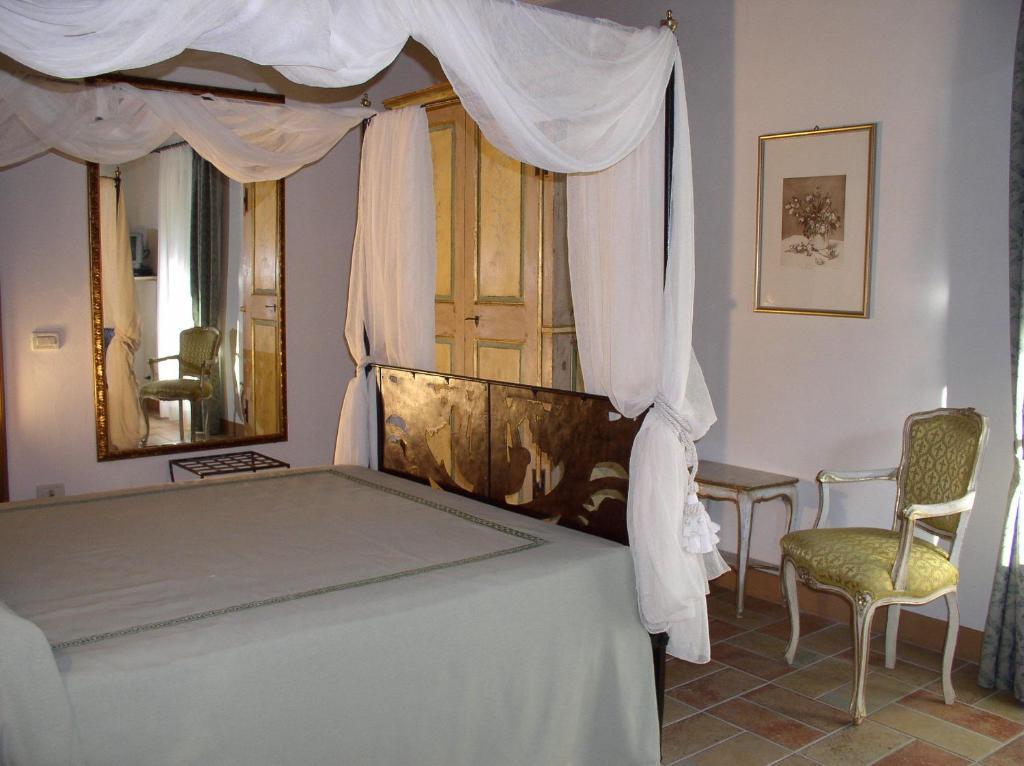 L'Arcadia Guest House ปิเอตราซานตา ห้อง รูปภาพ