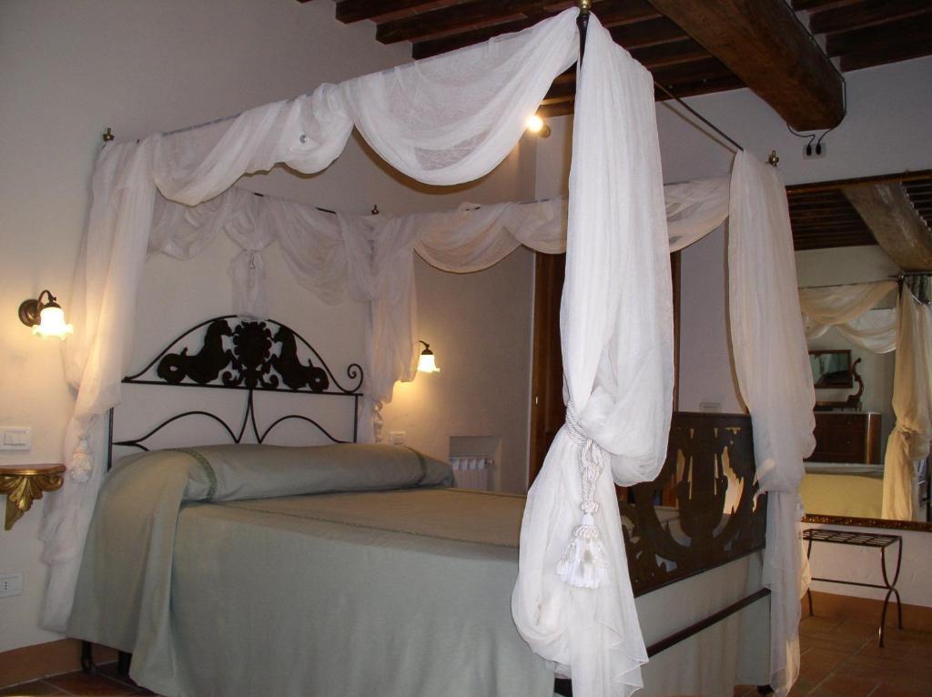 L'Arcadia Guest House ปิเอตราซานตา ห้อง รูปภาพ