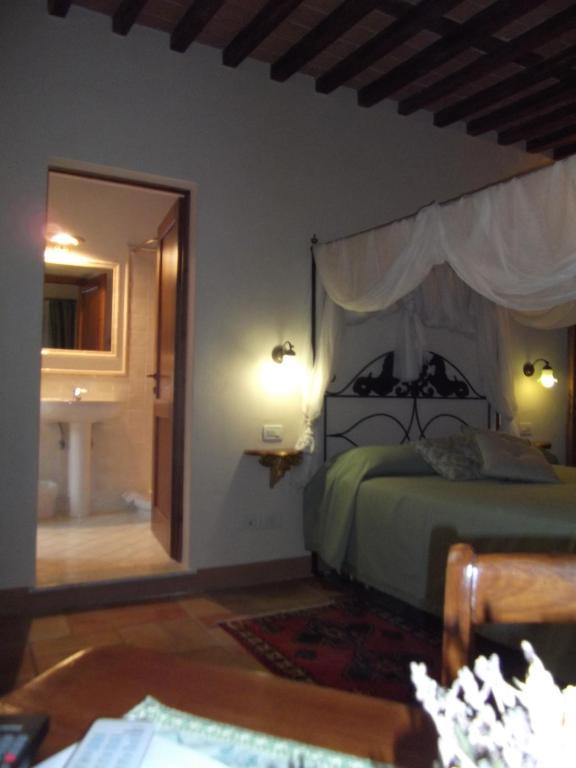 L'Arcadia Guest House ปิเอตราซานตา ห้อง รูปภาพ